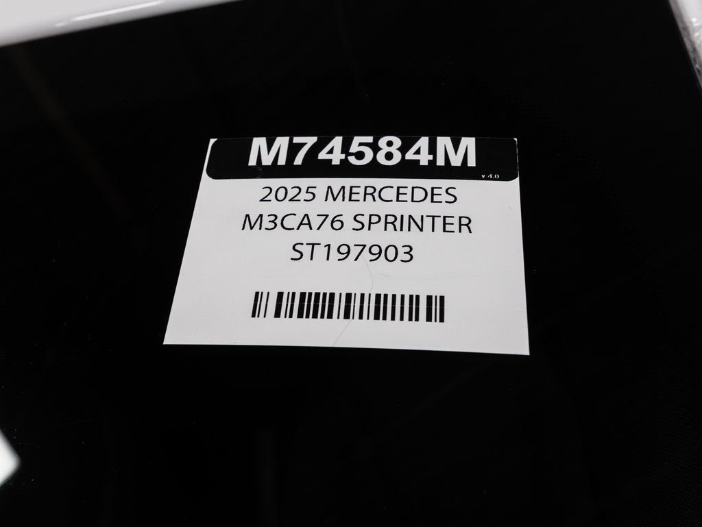 Used 2025 Mercedes-Benz Sprinter 2500 image 29