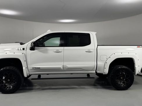 Used 2023 GMC Sierra 1500 AT4 w/ AT4 Premium Package AWD/4WD image 4