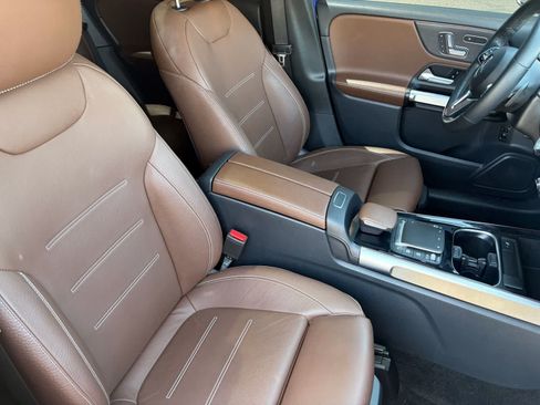 Used 2022 Mercedes-Benz GLB 250 image 26