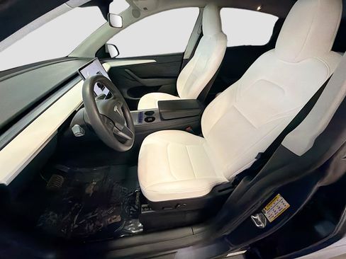 Used 2023 Tesla Model Y Long Range AWD/4WD image 13