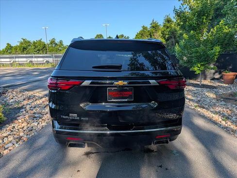 Used 2023 Chevrolet Traverse Premier AWD/4WD image 4