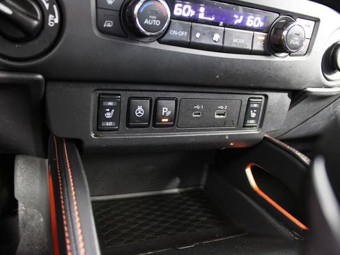 Used 2023 Nissan Frontier PRO-4X w/ Pro-4X Premium Package AWD/4WD image 29