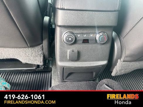 Used 2015 Ford Explorer XLT w/ Equipment Group 202B AWD/4WD image 30