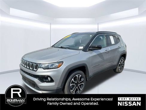 Used 2023 Jeep Compass Limited AWD/4WD image 4