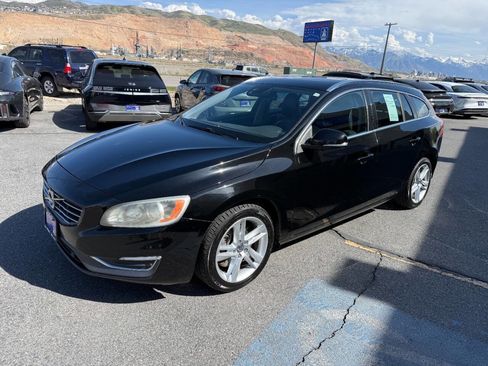 Used 2015 Volvo V60 T5 Premier image 2