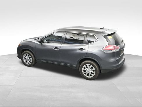 Used 2016 Nissan Rogue S FWD image 19