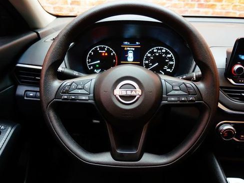 Certified 2023 Nissan Altima 2.5 S FWD image 11