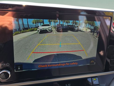 Certified 2025 Toyota Camry SE image 15