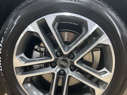 Used 2025 Audi Q5 Premium Plus image 12