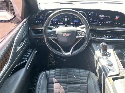 Used 2024 Cadillac Escalade Premium Luxury Platinum image 14