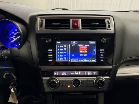 Used 2017 Subaru Outback 2.5i Premium image 15