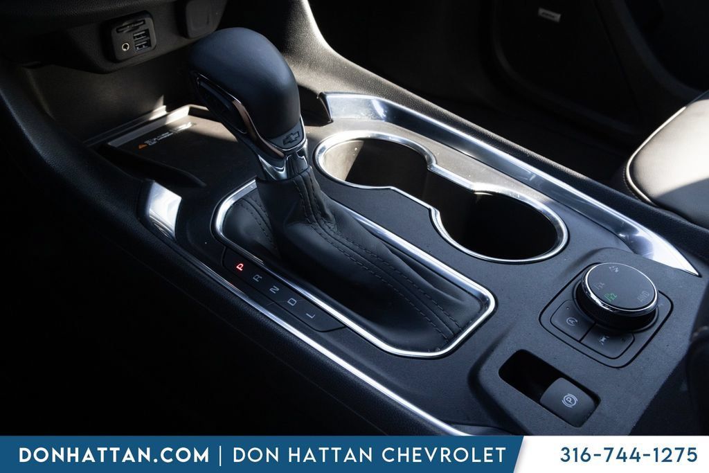 Used 2023 Chevrolet Traverse LT w/ LT Premium Package AWD/4WD image 12
