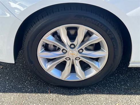 Used 2023 Chevrolet Malibu LT image 9