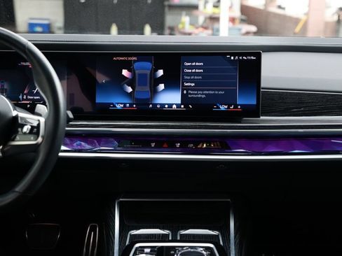 Used 2023 BMW 740i w/ Executive Package RWD image 27