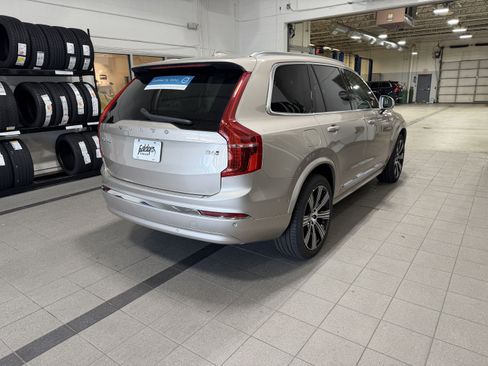 Used 2023 Volvo XC90 B6 Ultimate w/ Lounge Package AWD/4WD image 9