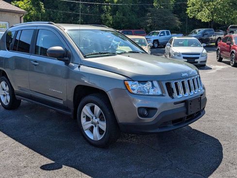 Used 2012 Jeep Compass Sport AWD/4WD image 5