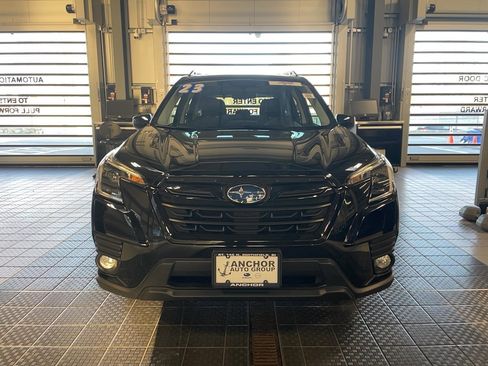 Used 2023 Subaru Forester Premium image 2