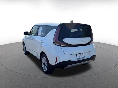 Used 2025 Kia Soul LX w/ LX Technology Package image 11