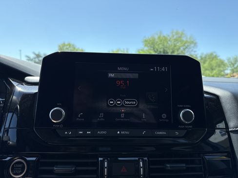 Used 2024 Nissan Pathfinder SV FWD image 15