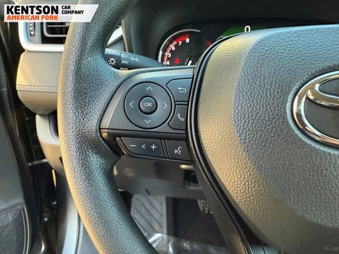 Used 2025 Toyota RAV4 XLE image 20