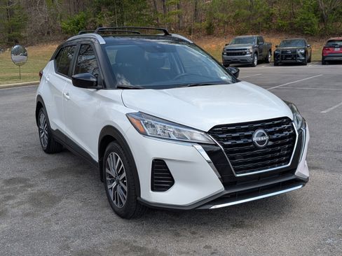 Used 2023 Nissan Kicks SV w/ Interior Electronics Package image 11