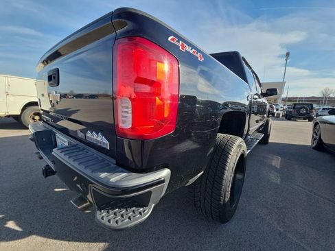 Used 2016 Chevrolet Silverado 1500 High Country w/ High Country Premium Package image 5