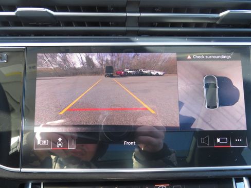 Used 2022 Audi Q8 Prestige image 25