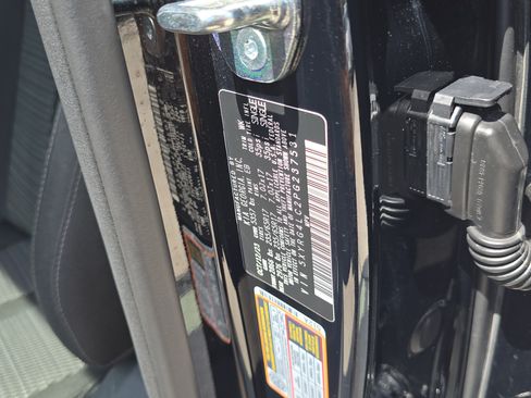 Certified 2023 Kia Sorento LX FWD image 32