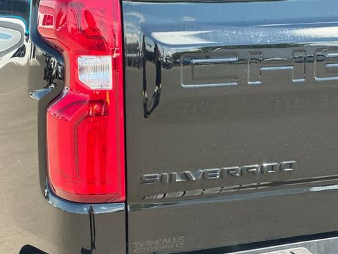Used 2024 Chevrolet Silverado 1500 High Country w/ Midnight Edition AWD/4WD image 30