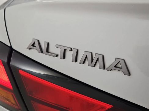 Used 2023 Nissan Altima 2.5 SV image 12
