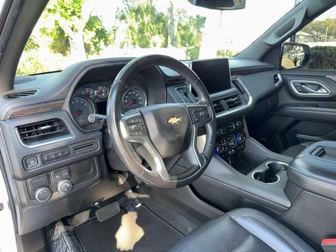 Used 2021 Chevrolet Suburban LT image 12