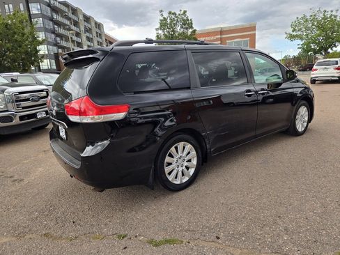 Used 2013 Toyota Sienna Limited w/ Premium Pkg AWD/4WD image 10
