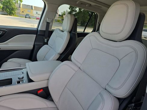 New 2025 Lincoln Aviator Reserve w/ Luxury Package image 19