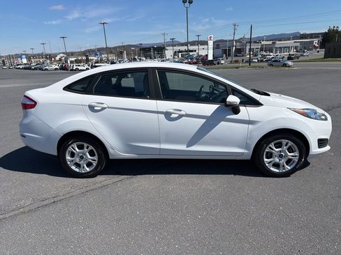 Used 2016 Ford Fiesta SE image 6