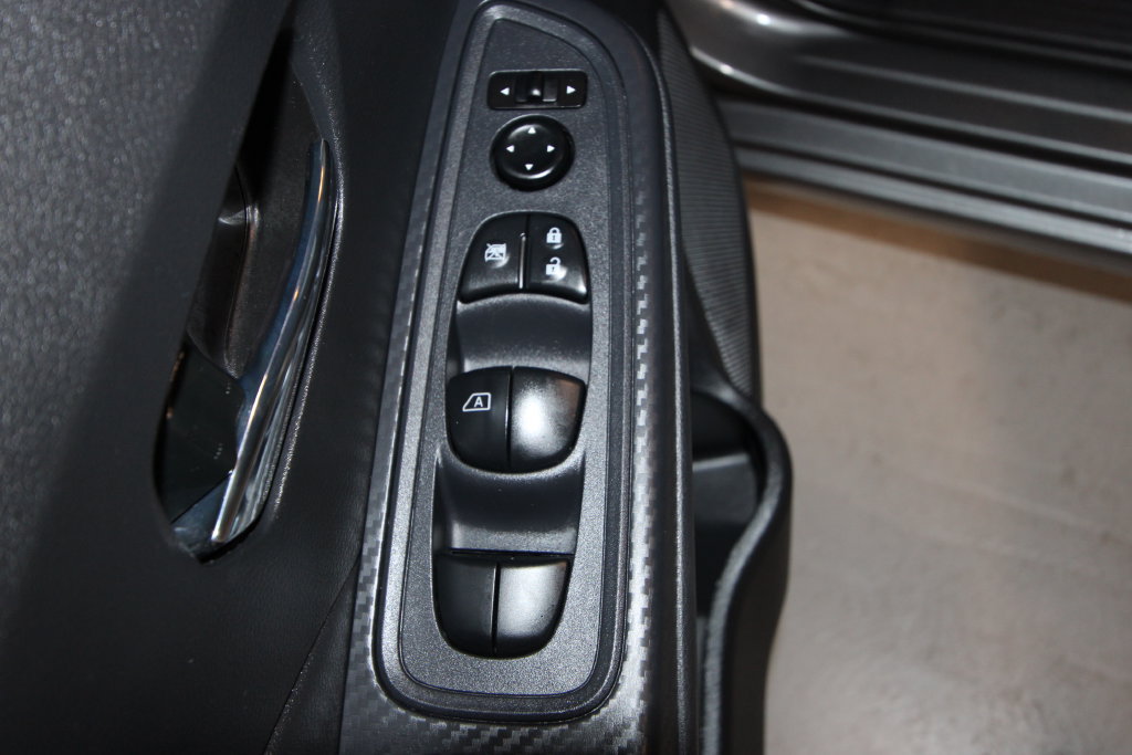 Used 2025 Nissan Versa SV w/ Trunk Package FWD image 17