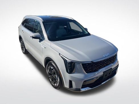 Certified 2025 Kia Sorento S w/ Panoramic Sunroof Package image 37