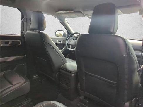 Used 2023 Ford Explorer XLT w/ Equipment Group 202A image 24