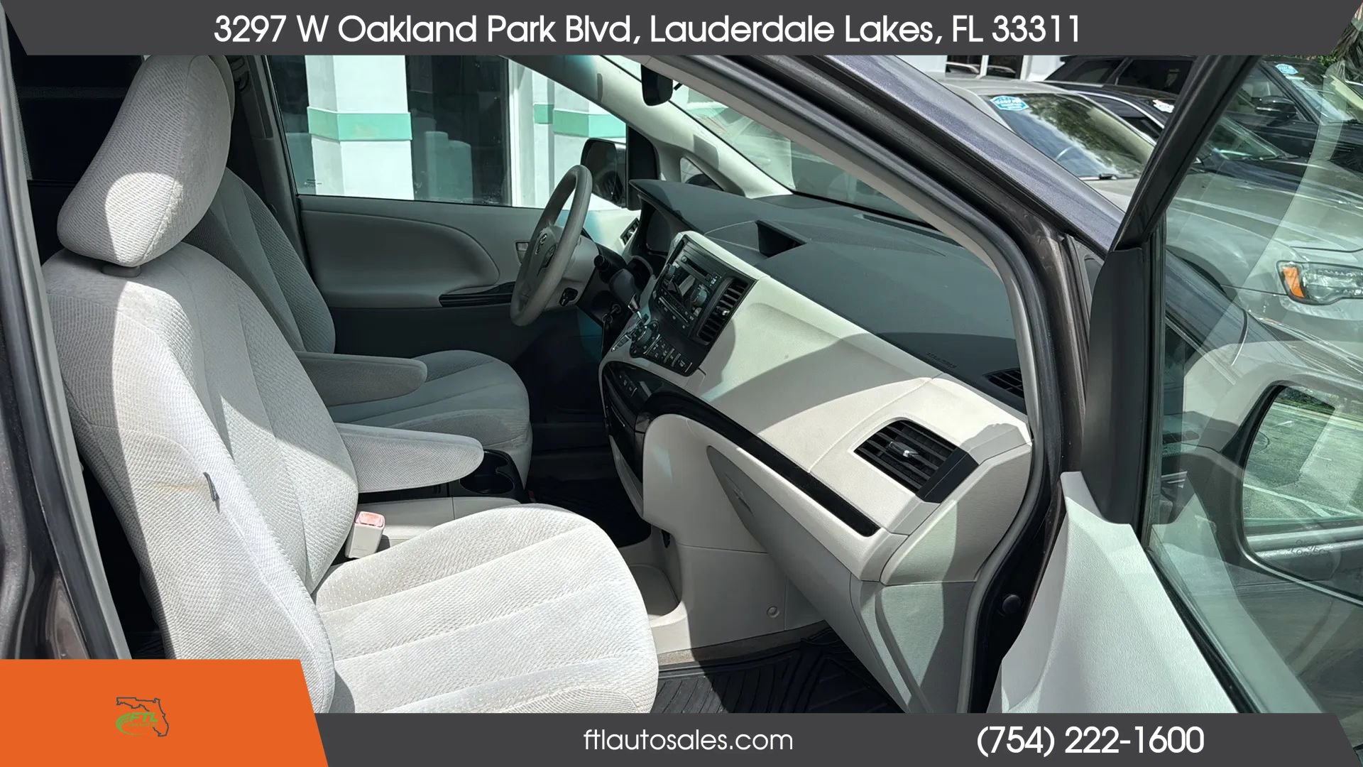 Used 2013 Toyota Sienna LE FWD image 32
