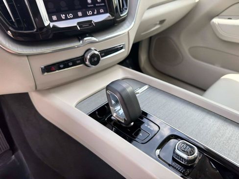 Certified 2024 Volvo XC60 B5 Plus w/ Climate Package AWD/4WD image 22