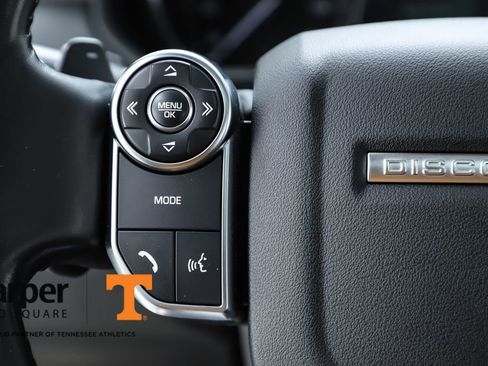 Used 2017 Land Rover Discovery HSE Luxury image 21