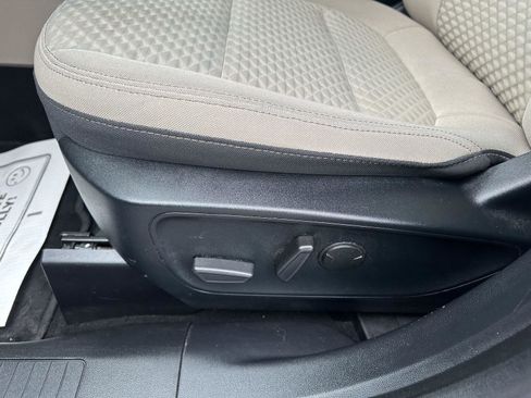 Used 2020 Ford Escape SE Sport image 25