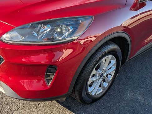 Used 2020 Ford Escape SE image 11