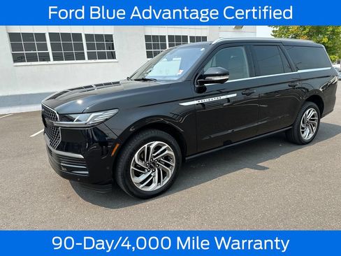 Used 2025 Lincoln Navigator L Reserve AWD/4WD image 3