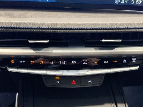 Used 2025 Cadillac XT4 Sport w/ Technology Package image 15