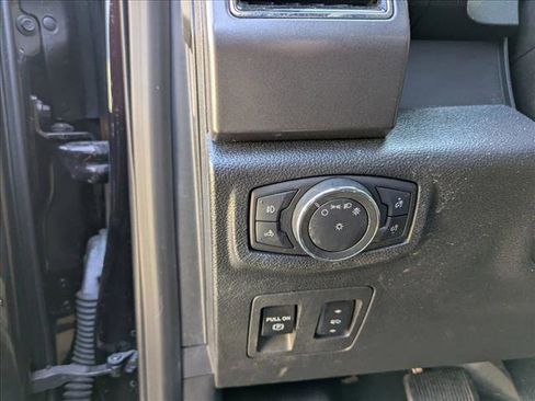 Used 2018 Ford F150 XLT w/ Equipment Group 302A Luxury image 13