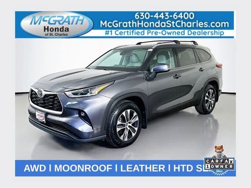 Used 2021 Toyota Highlander XLE AWD/4WD image 1