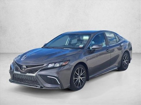 Certified 2023 Toyota Camry SE image 1