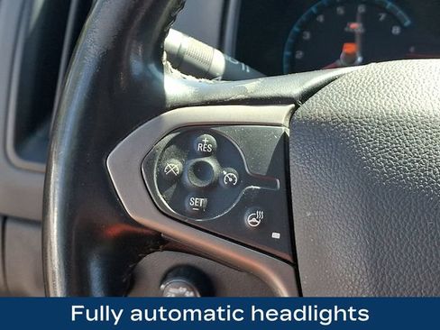 Used 2022 Chevrolet Colorado Z71 AWD/4WD image 7
