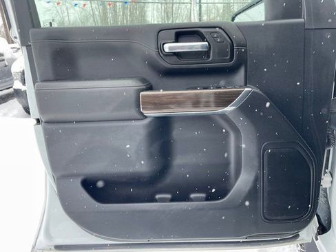 Used 2021 Chevrolet Silverado 2500 LT w/ Convenience Package image 9