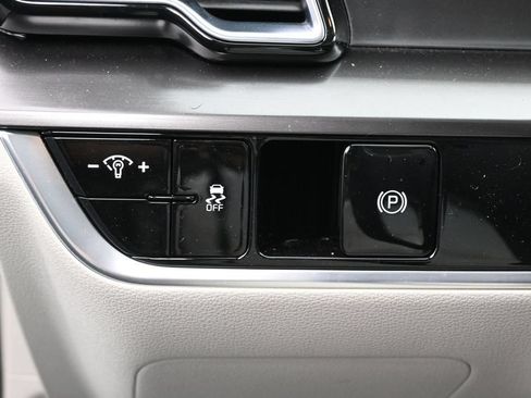 Used 2024 Kia Sportage EX FWD image 16